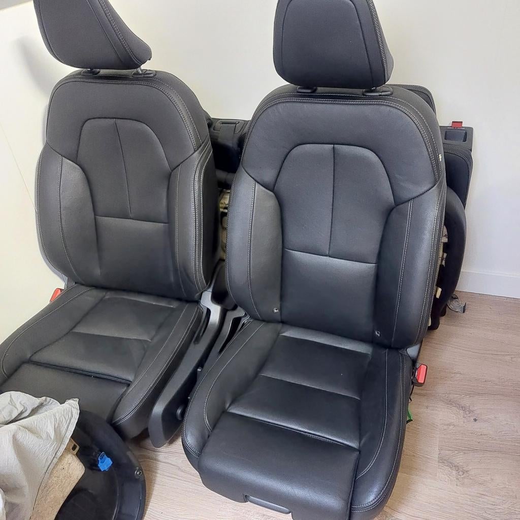 Volvo xc40 leder stoelen vol elektrische., Ophalen, Gebruikt, Volvo