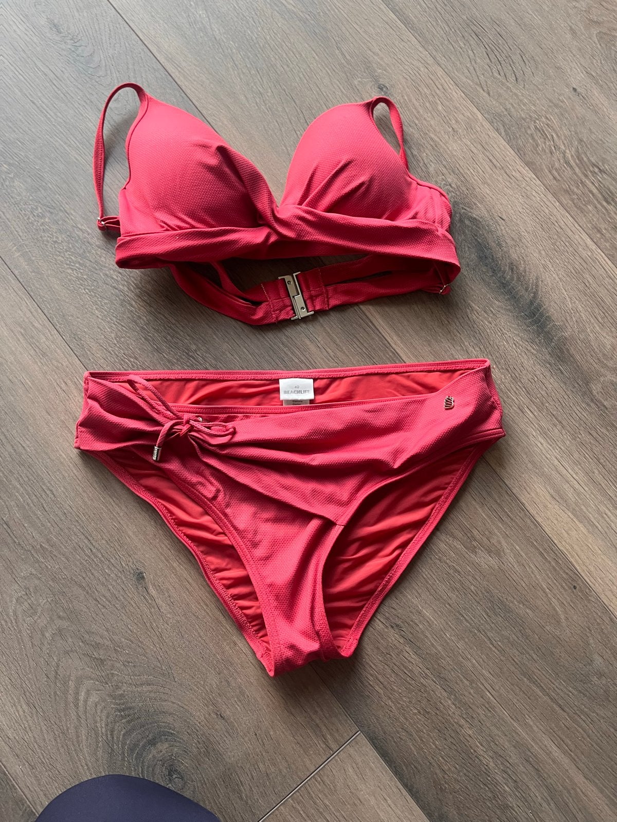 Beachlife Bikini Maat 40 - Koraalrood, Ophalen of Verzenden, Gedragen, Rood, Bikini