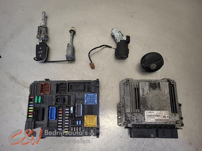 Kontaktslot + computer van een Peugeot Expert, Gebruikt, -, -, Ophalen of Verzenden