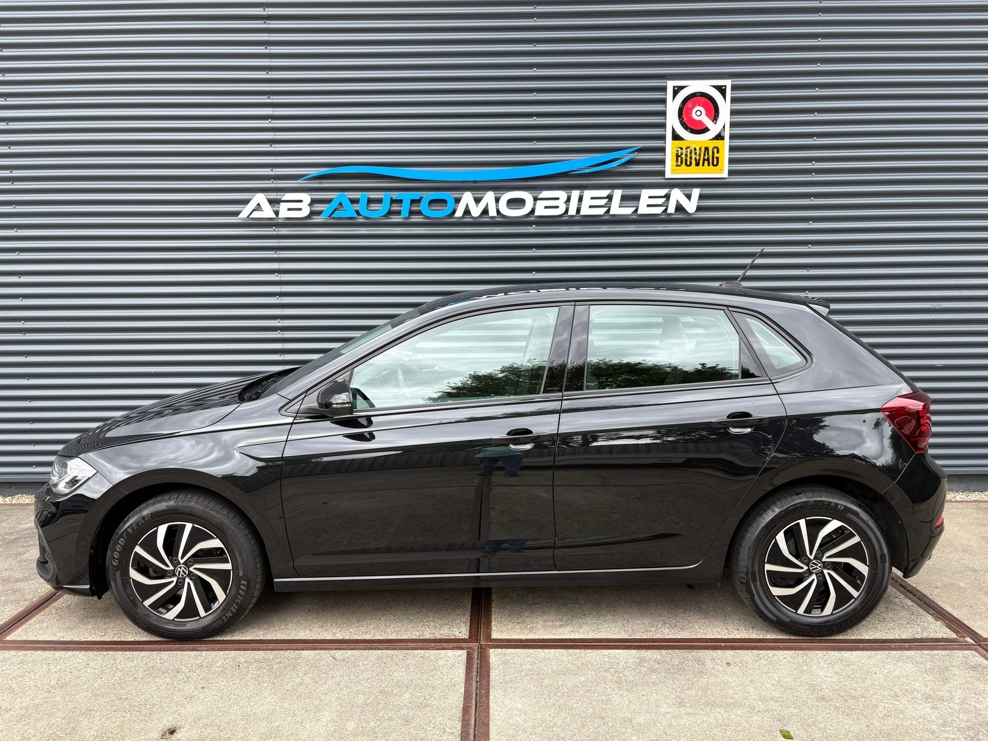 Volkswagen Polo 1.0 TSI Life LM VELGEN/ CARPLAY/ NAVI, Voorwielaandrijving, Dealer onderhouden, Gebruikt, Euro 6