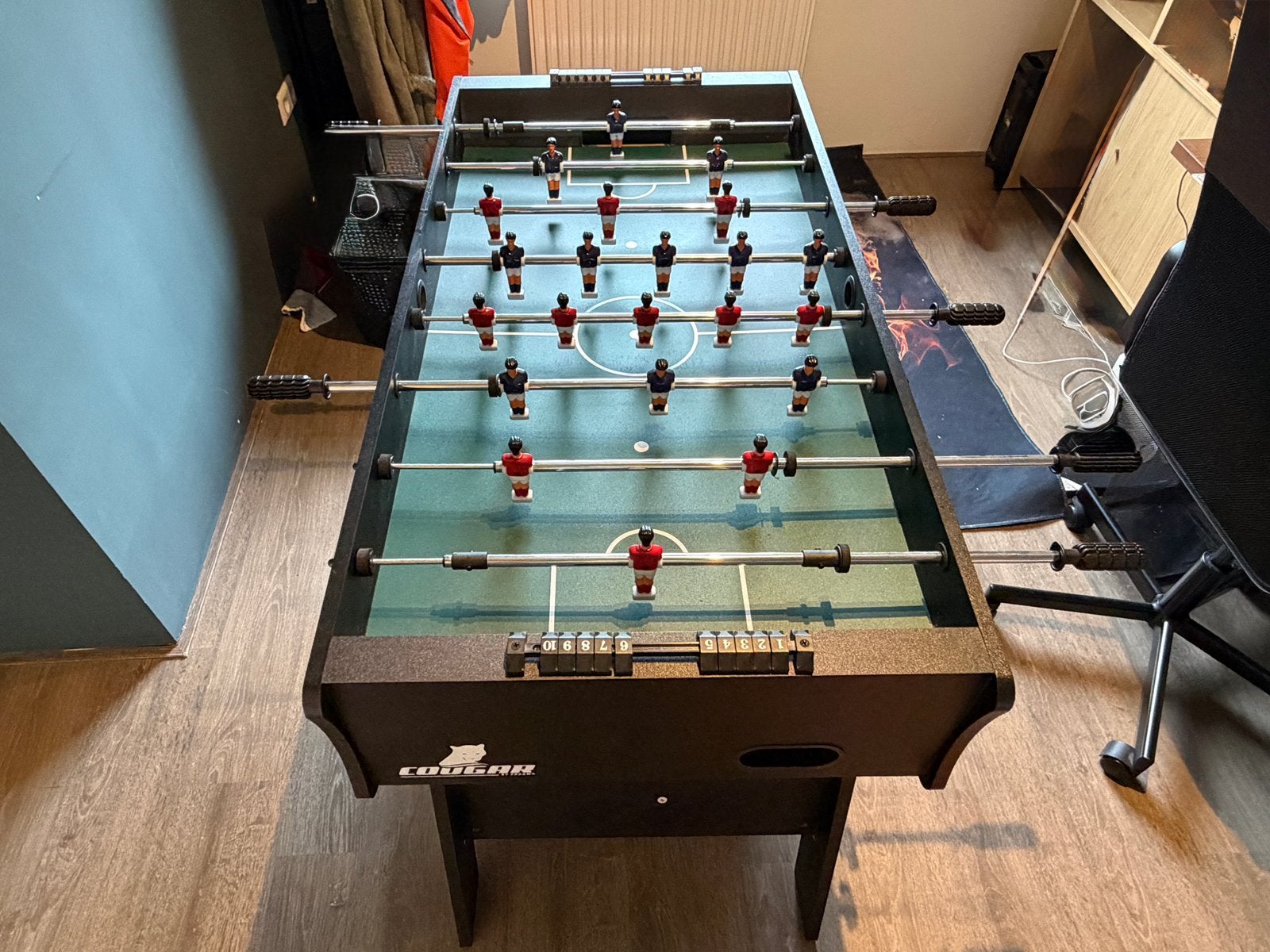 Foto 6 van Cougar Scorpion Kick TS opklapbare voetbaltafel + 2 ballen