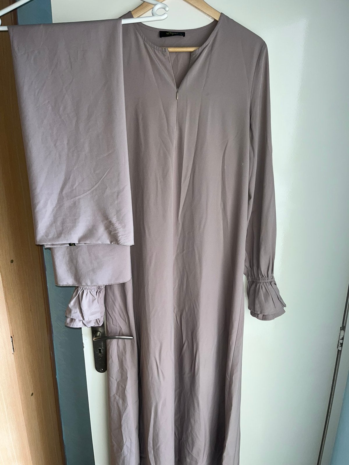 Khimar set nude by eleysa L, Ophalen of Verzenden, Zo goed als nieuw, Beige, Overige typen