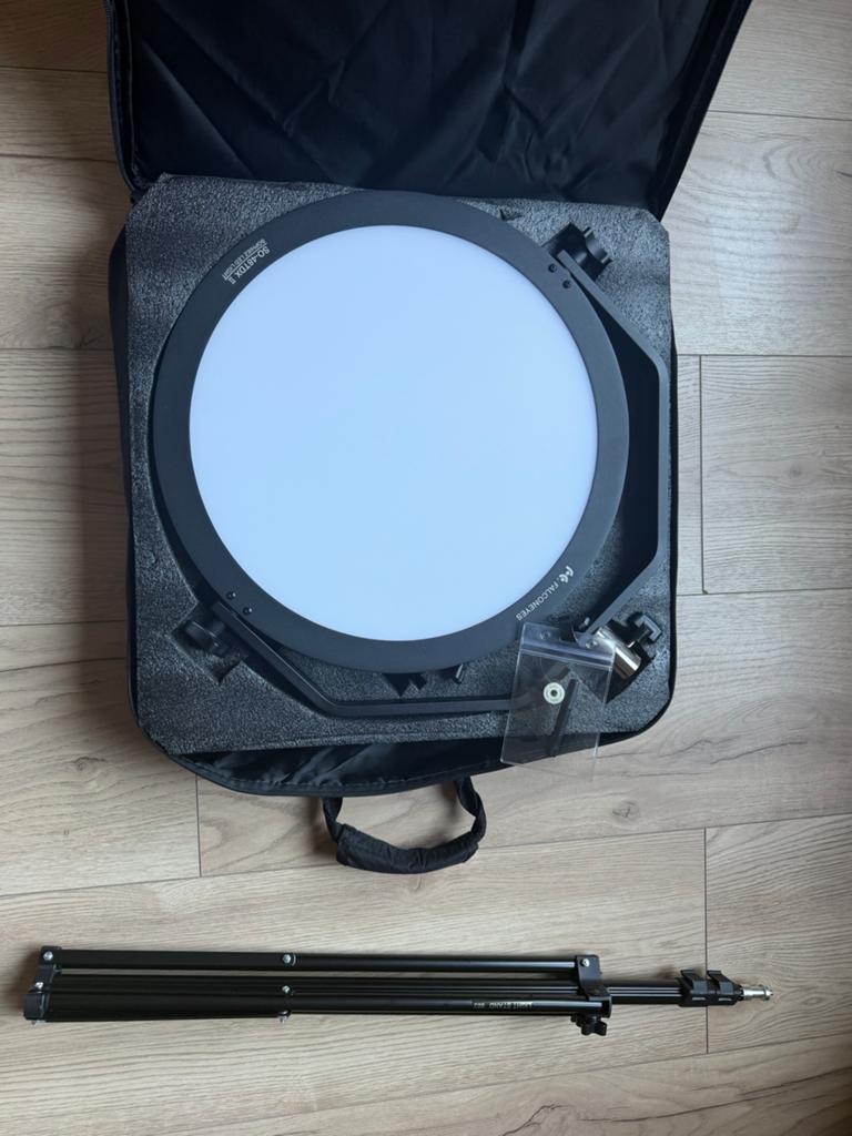 Falcon Eyes LED lamp & GlareOne achtergrond (met statieven!), Ophalen, Zo goed als nieuw, Complete fotostudio