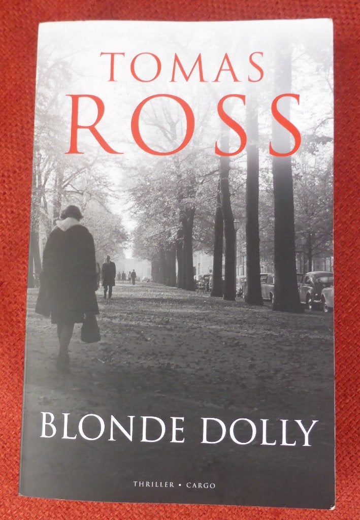 Blonde Dolly, Ophalen of Verzenden, Zo goed als nieuw, Nederland, Tomas Ross
