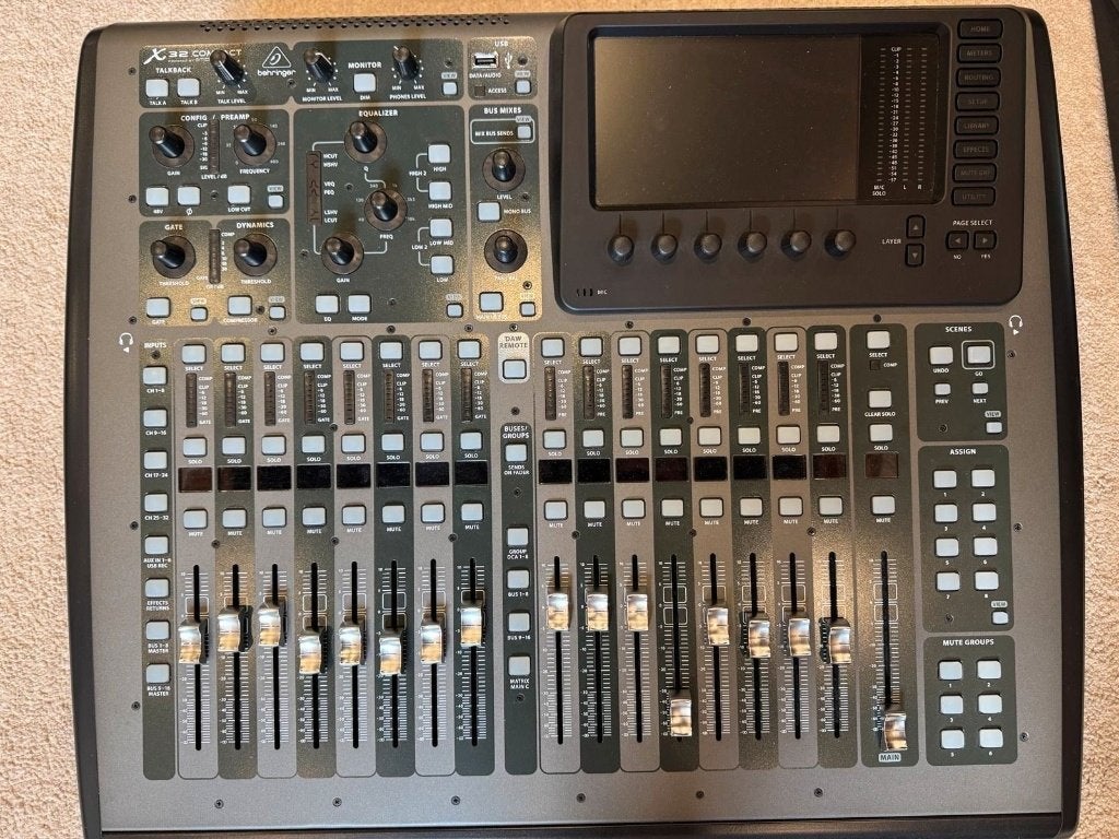 Behringer X32 Compact, Muziek en Instrumenten, Mengpanelen, Ophalen of Verzenden, Zo goed als nieuw, 20 kanalen of meer, Microfooningang
