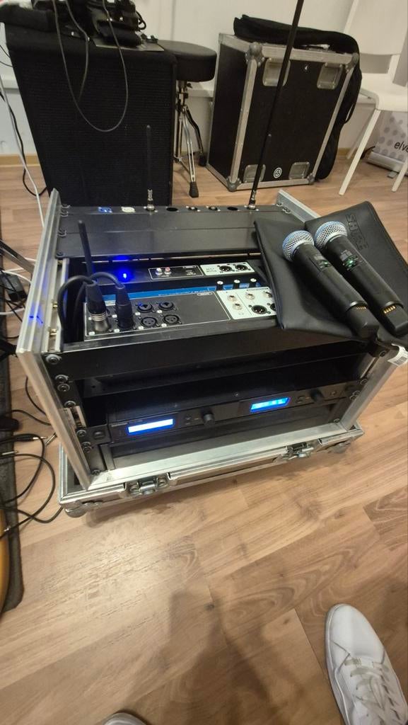 Rack met Shure slxd 4d en soundcraft ui12, Ophalen of Verzenden, Zo goed als nieuw, Zangmicrofoon