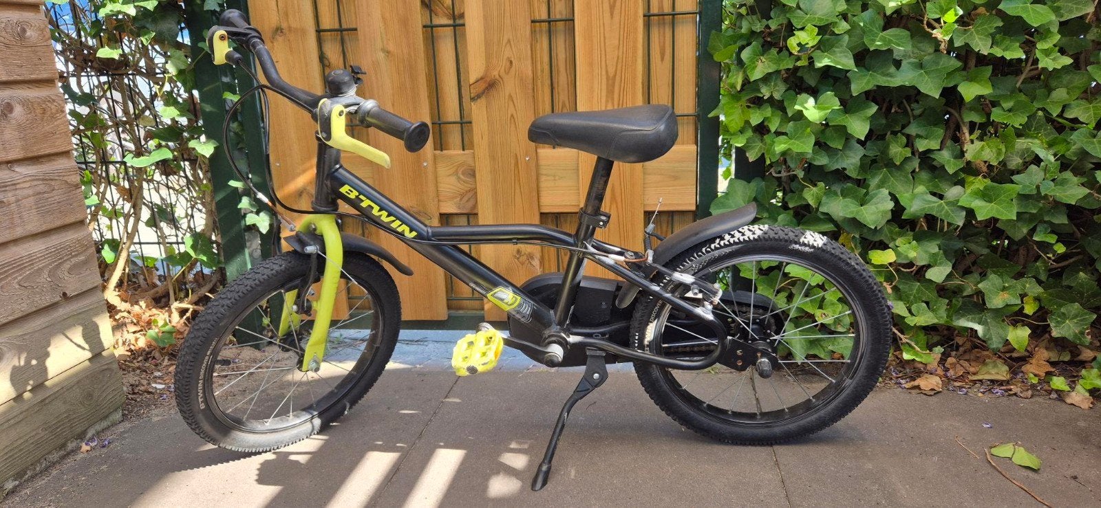 Zwarte kinderfiets, Fietsen en Brommers, Fietsen | Kinderfietsjes, Ophalen, Velgrem, BTWIN, 16 tot 20 inch