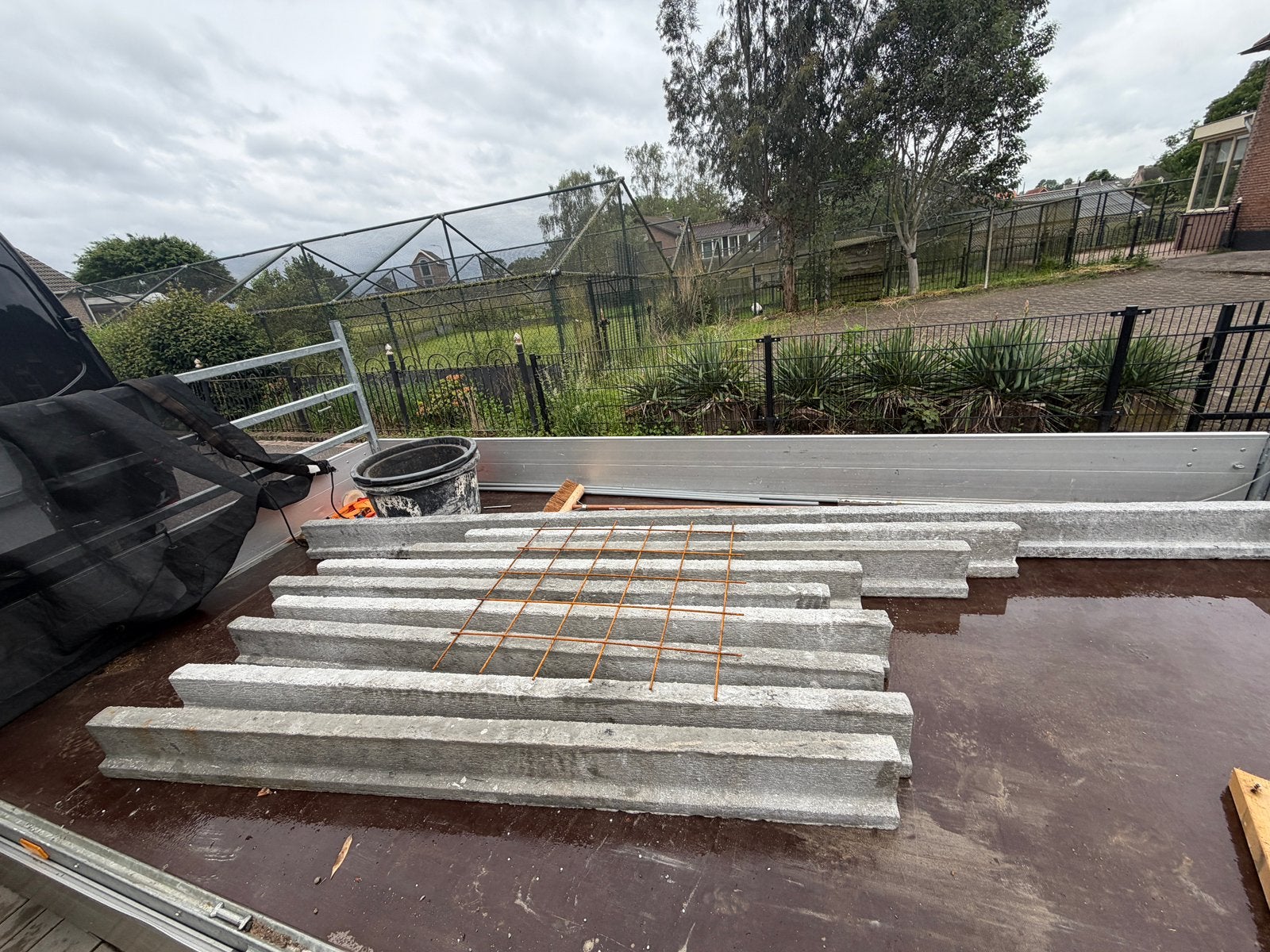 Betonbalk 8xT25 en 1xT29 voor broodjesvloer, Ophalen, Nieuw