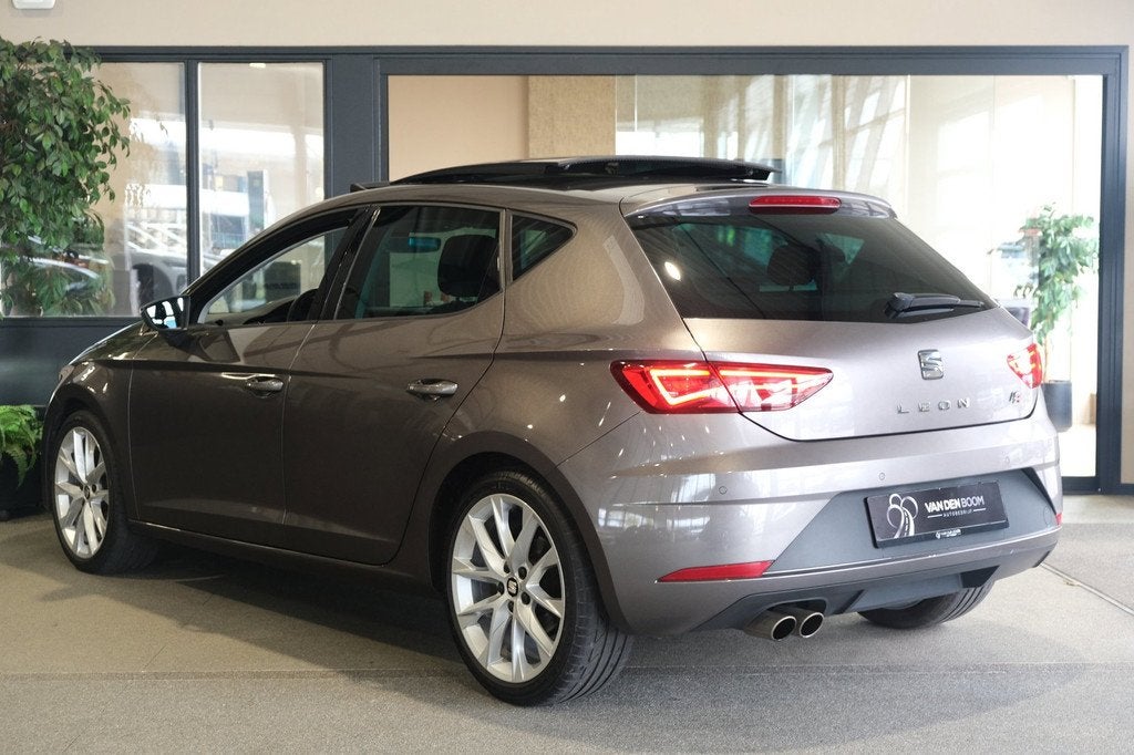 Seat Leon 1.4 EcoTSI FR DSG 150PK Pano Navi Led Cruise Pdc D, Auto's, Seat, Gebruikt, Zwart, 4 cilinders, 150 pk