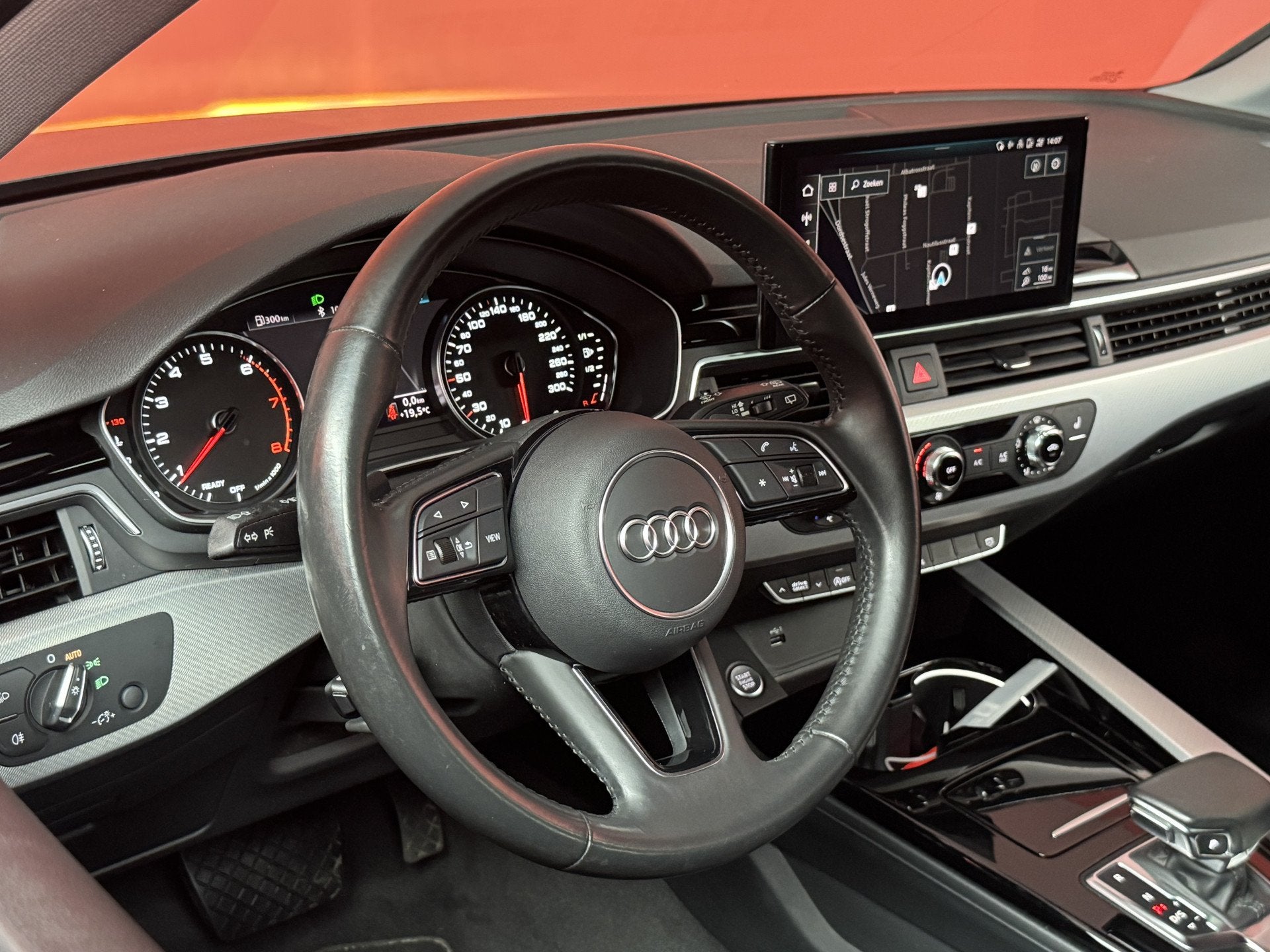 Audi A4 Avant 40 TFSI Launch edition Sport | Stoelverwarming, Auto's, Stof, Gebruikt, A4, Hybride Elektrisch/Benzine