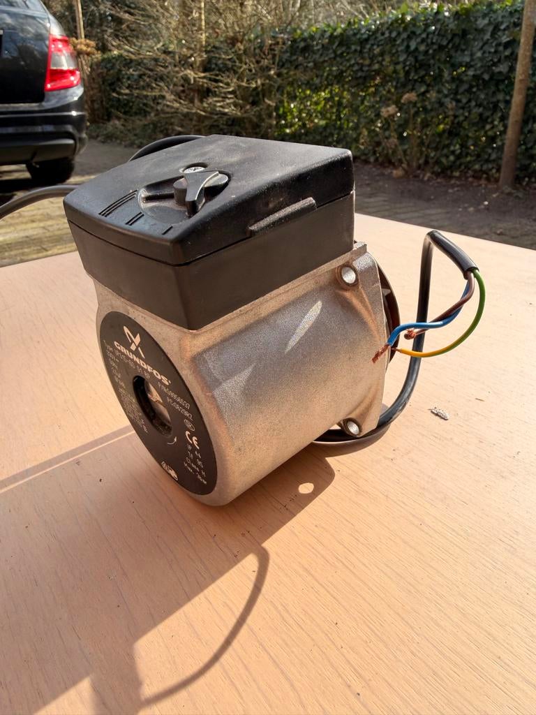 Grundfos Vloerverwarming pomp - Goedwerkend!, Doe-het-zelf en Verbouw, Verwarming en Radiatoren, Gebruikt, Overige typen, Minder dan 200 watt