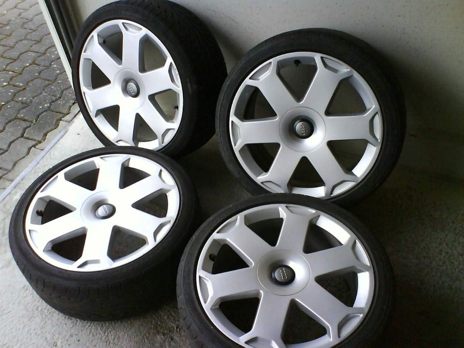Gezocht: Audi Avus 18 inch velgen, Ophalen