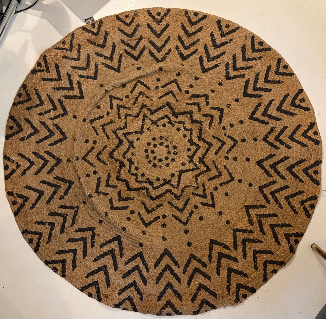 Rond jute kleed met print - 1.35m diameter, Huis en Inrichting, Ophalen, 100 tot 150 cm, Bruin, Rond