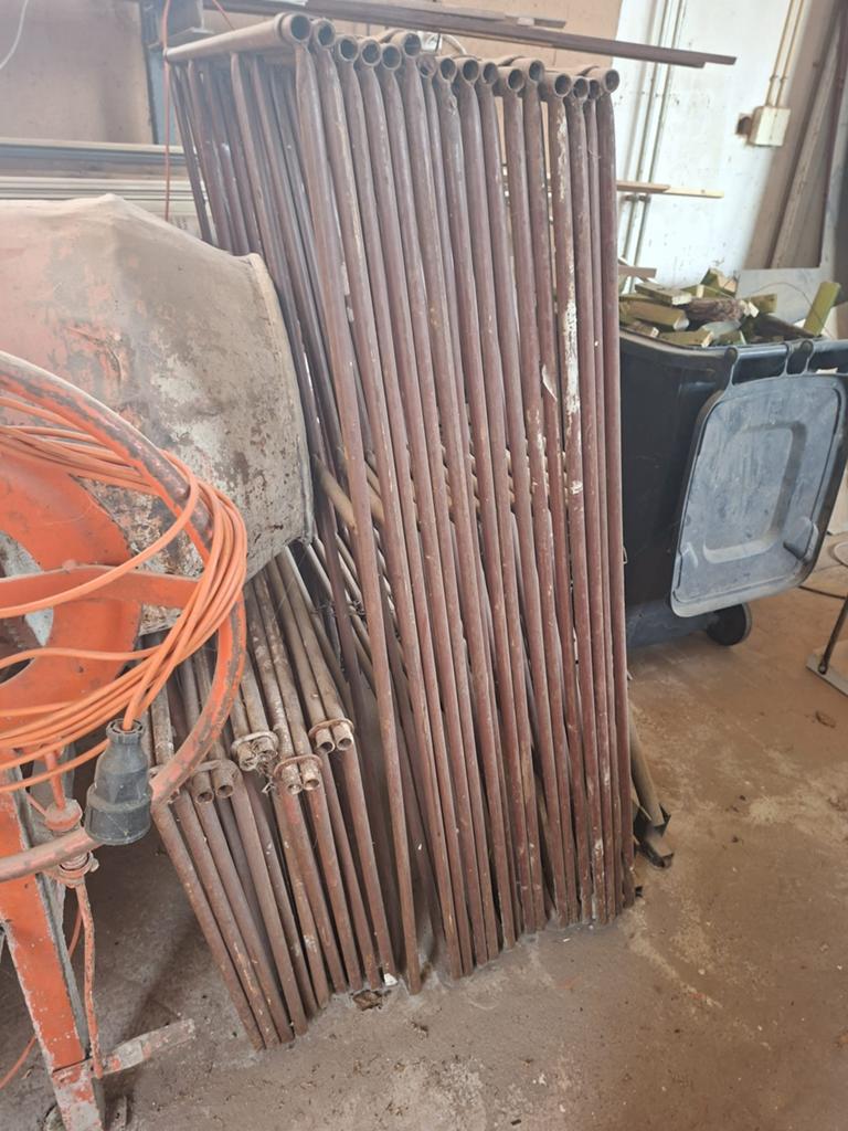 Divers materieel: bouwstempels, steigerbokken, betonmolen, Doe-het-zelf en Verbouw, Steigers, Ophalen, Gebruikt, Overige typen