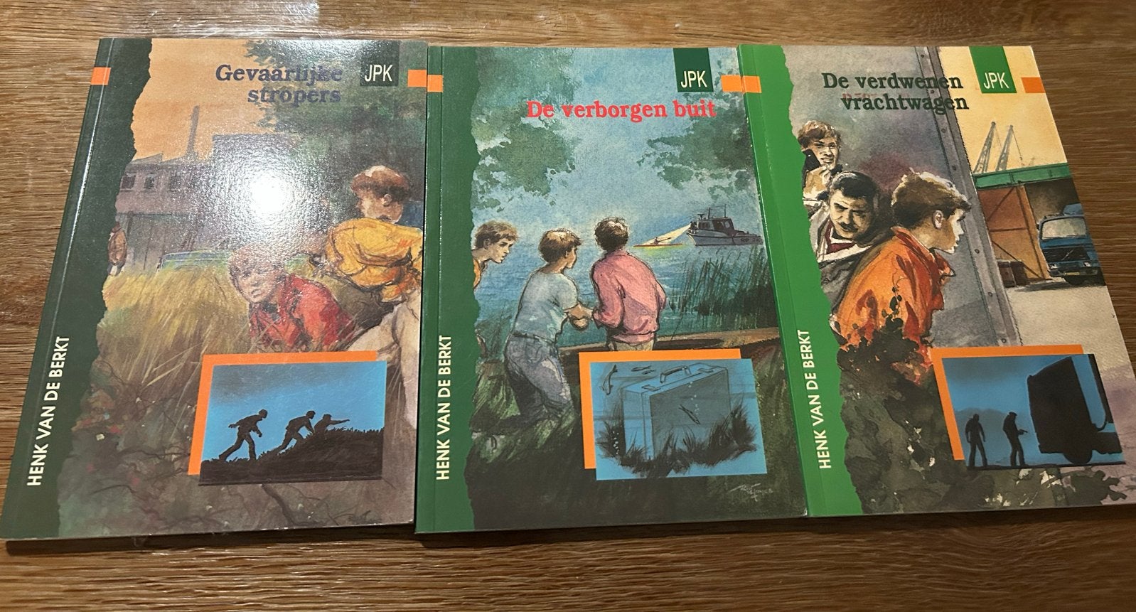 J.P.K. boekenreeks door Henk van de Berkt (3 delen), Boeken, Ophalen of Verzenden, Gelezen, Fictie algemeen