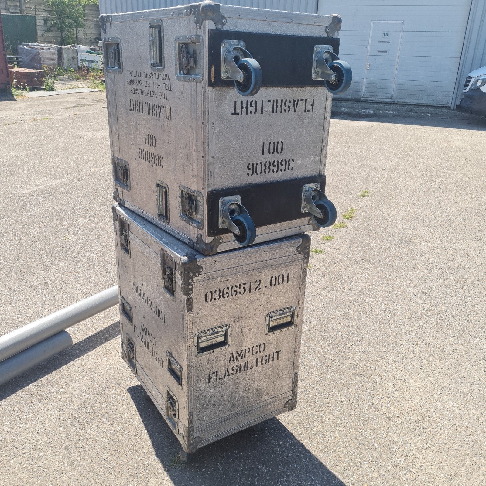 Flightcase met wielen - Flashlight / Ampco, Ophalen, Gebruikt, Overige instrumenten, Flightcase