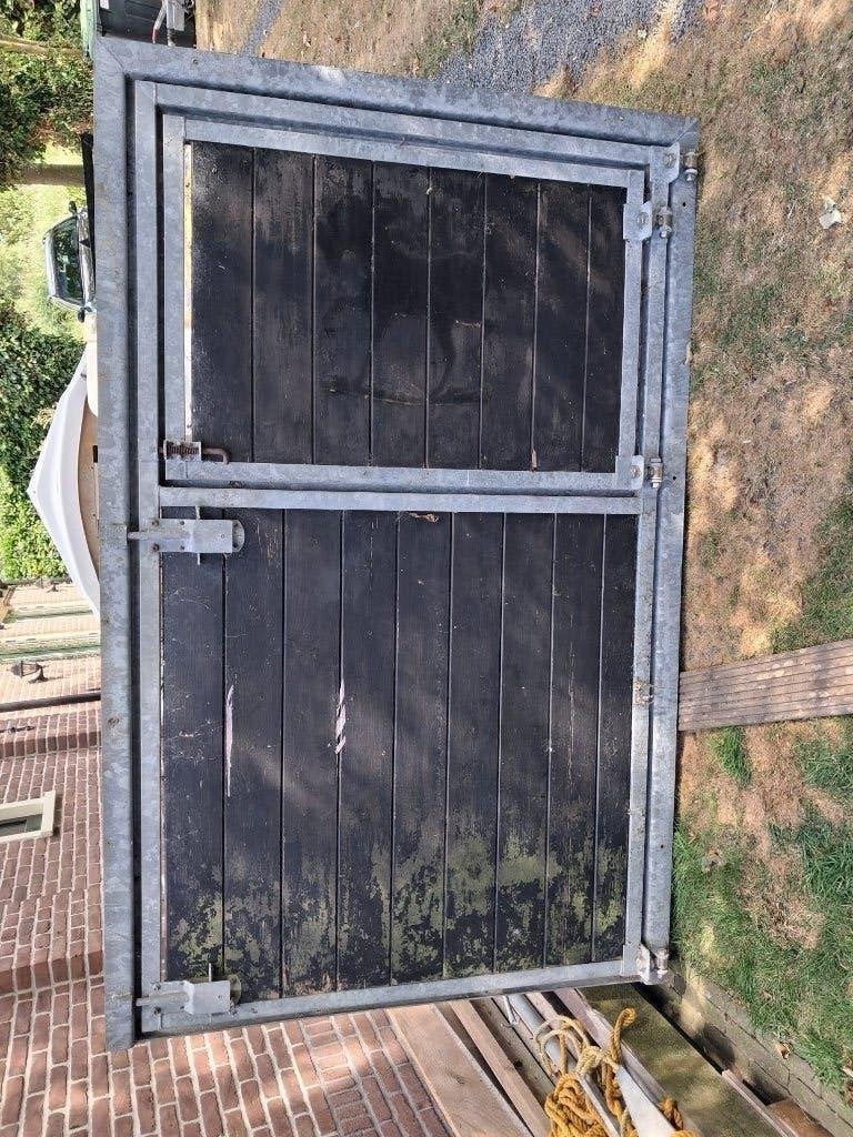 Staldeur en raam, Ophalen, Gebruikt, 120 cm of meer, Garagedeur