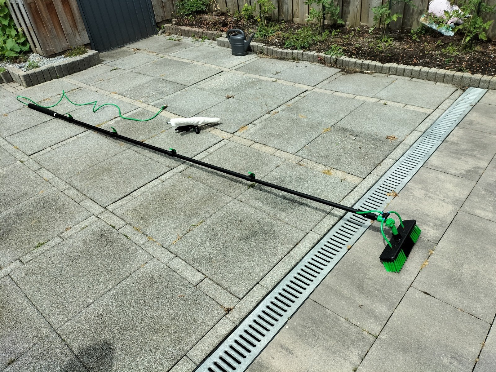 Telescoop borstel , met toebehoren. Lang 360 cm, Ophalen, Zo goed als nieuw, Veranda