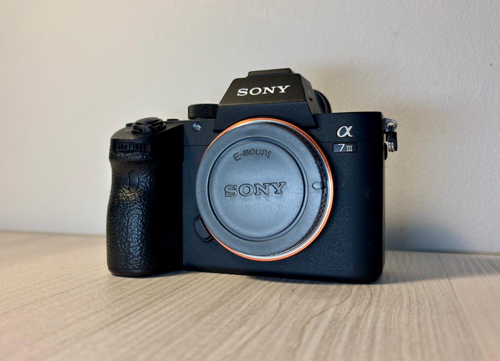 Sony A7 III 8493 clicks, Ophalen of Verzenden, Zo goed als nieuw, Sony, Geen optische zoom