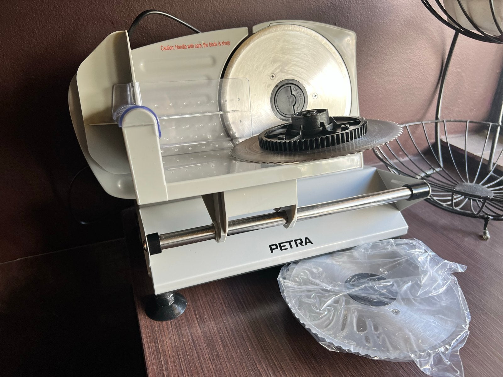 Petra Elektrische Vleessnijmachine - Zo goed als nieuw, Ophalen, Zo goed als nieuw