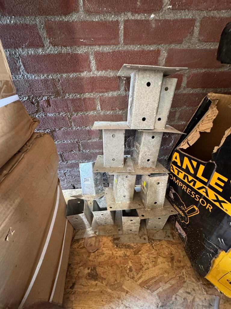 Paalvoeten 7x7x15cm/5x5x15cm- Gegalvaniseerd, Doe-het-zelf en Verbouw, Plinten en Afwerking, Ophalen of Verzenden, Zo goed als nieuw