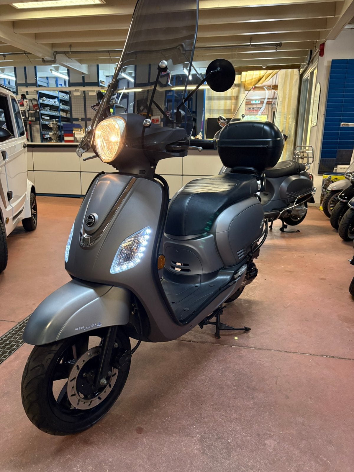 Gebro scooters; Sym fiddle III 45KM BJ2021, Fietsen en Brommers, Maximaal 45 km/u, Ophalen of Verzenden, Zo goed als nieuw, Benzine