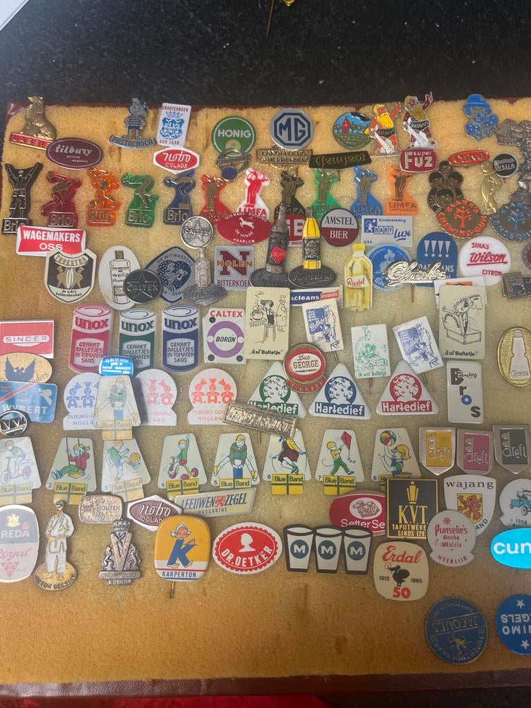 Vintage pins jaren '50/'60 - Diverse merken en onderwerpen, Ophalen of Verzenden, Gebruikt, Overige onderwerpen, Speldje of Pin