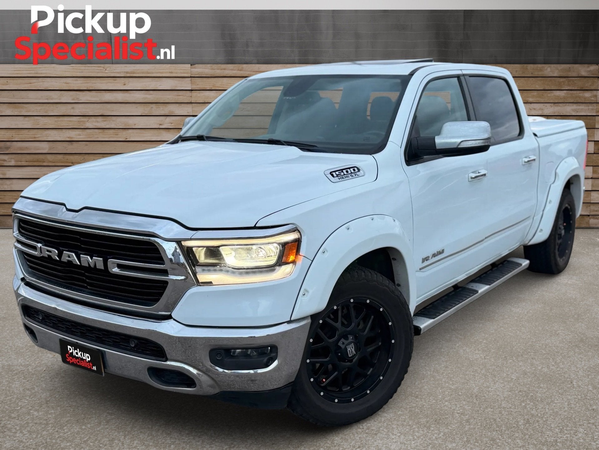 Dodge Ram 1500 5.7 V8 4x4 Crew Cab Rebel , PANO-DAK , WIDE B, Auto's, Automaat, Stof, Gebruikt, 5654 cc