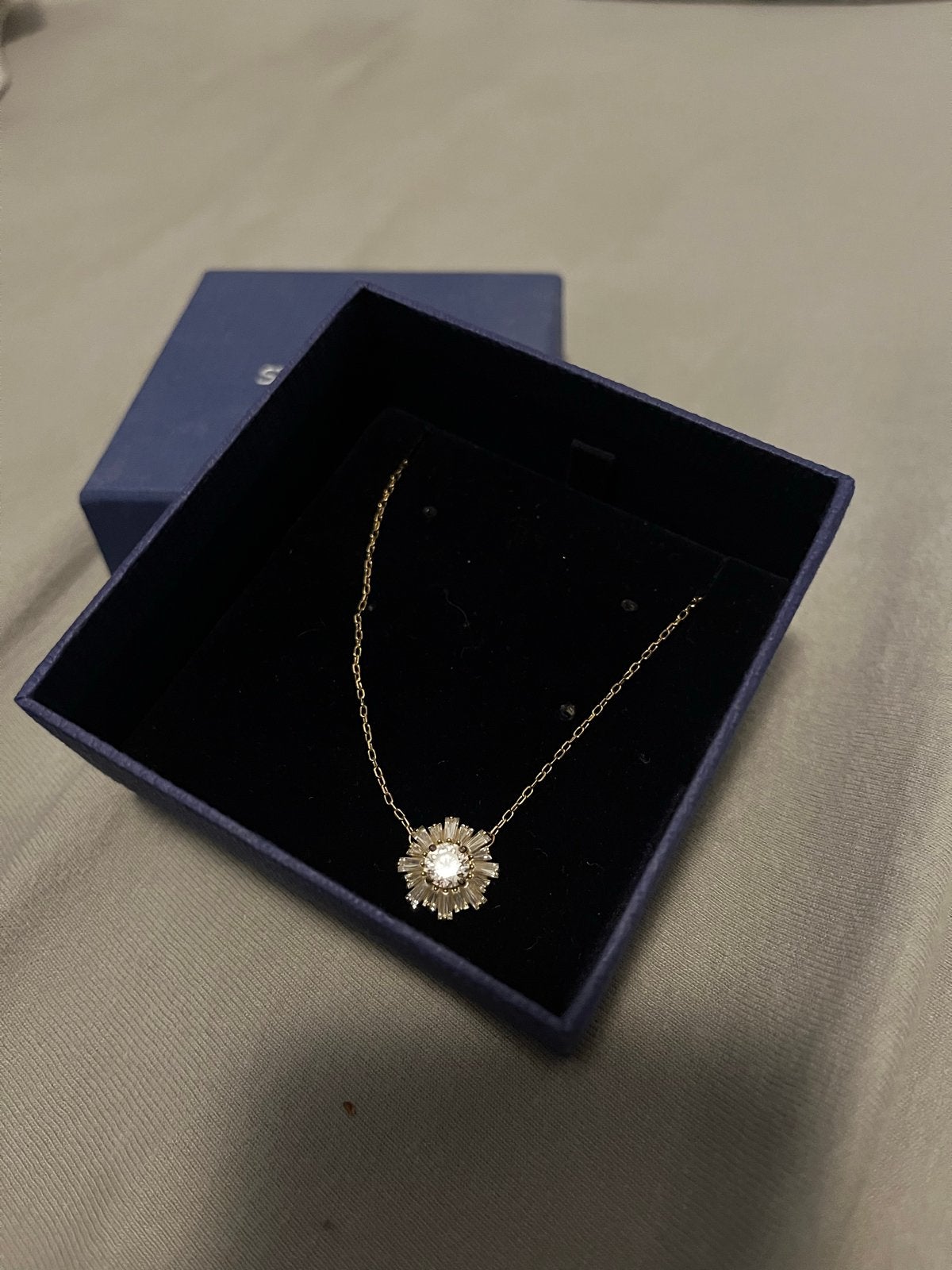 Swarovski ketting met bloem hanger en kristallen, Sieraden, Tassen en Uiterlijk, Met kristal, Overige materialen, Ophalen of Verzenden
