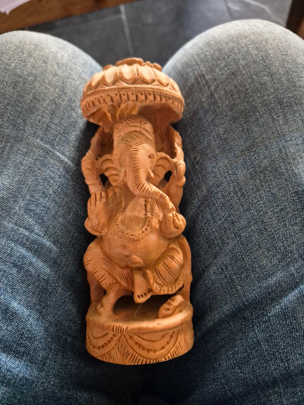 Handgesneden Ganesha beeld van Kadamhout, 15,5 cm, Antiek en Kunst, Ophalen of Verzenden