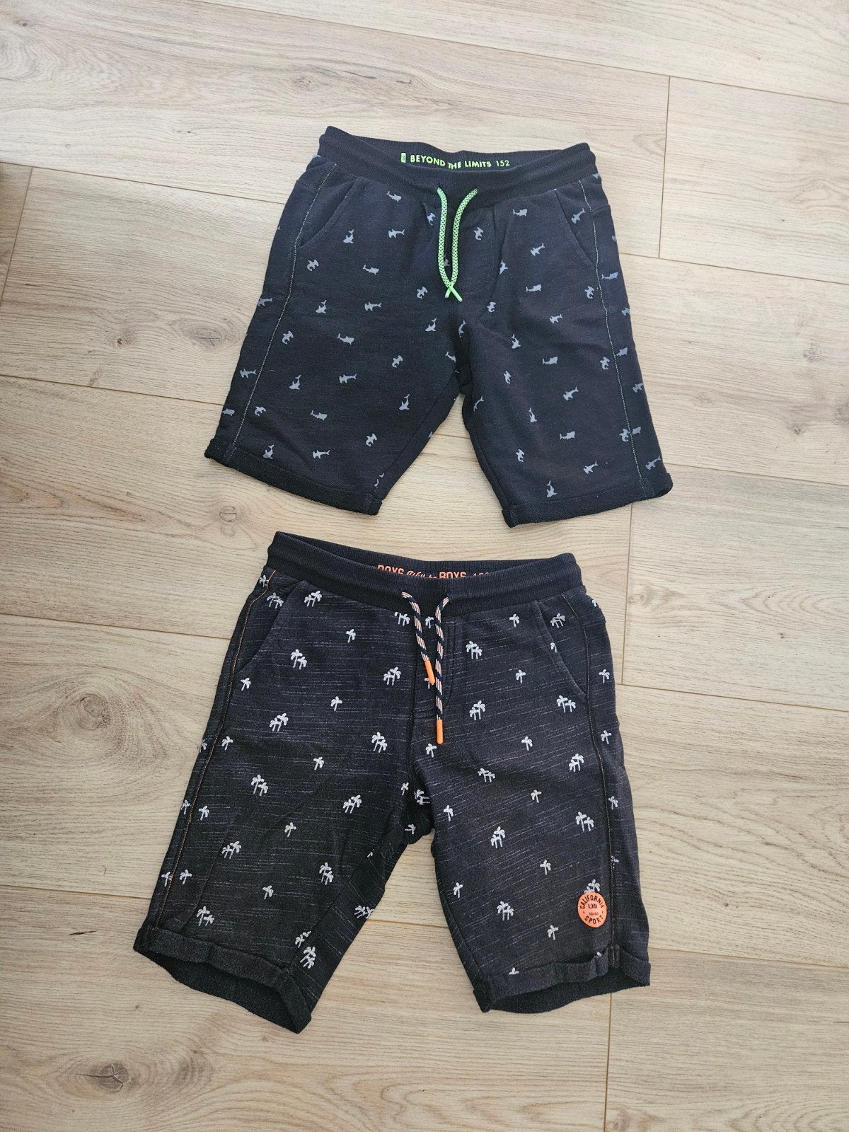 WE Fashion korte broeken maat 152, Broek, Gebruikt, Ophalen of Verzenden, Jongen