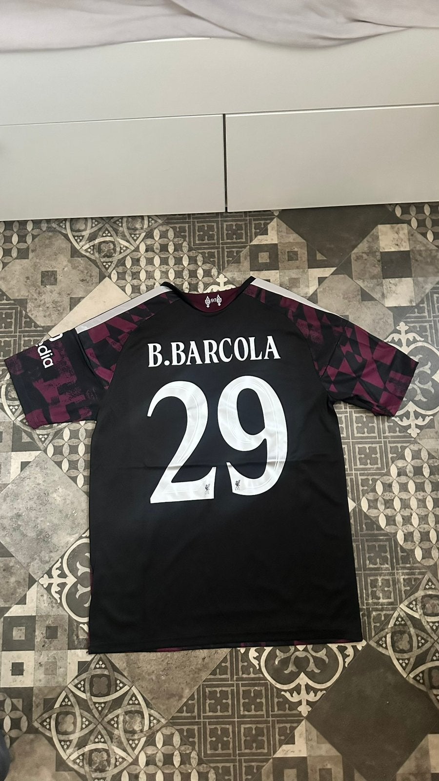 Barcola 29 Liverpool 26/27 Third Kit Size M, Kleding | Heren, Ophalen of Verzenden, Zo goed als nieuw, Maat 48/50 (M), Rood