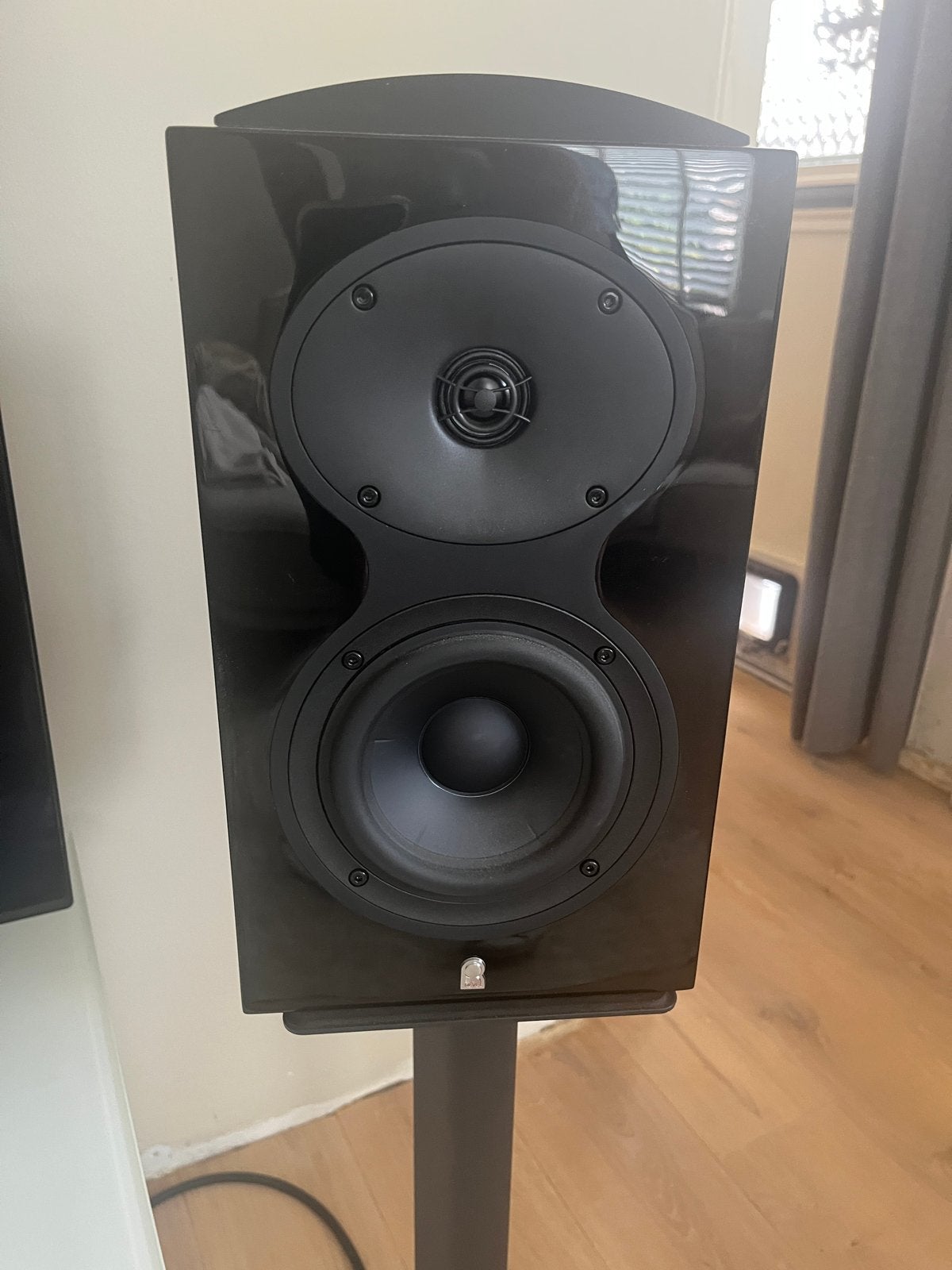 Revel Performa3 M105, Zo goed als nieuw, 60 tot 120 watt, Boekenplank luidspreker, Ophalen