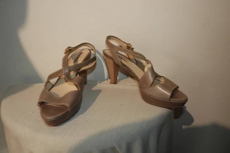 Prada mooie leren sandalen banden hak en plateau mt 40, Prada, Verzenden, Beige, Sandalen of Muiltjes
