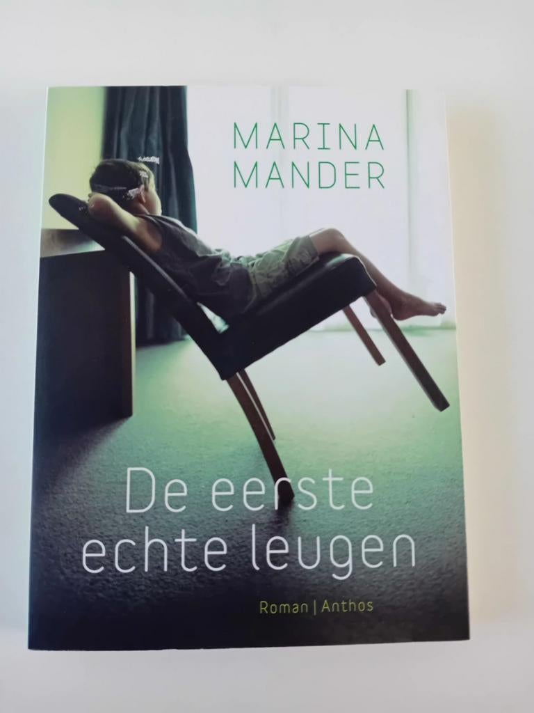 De eerste echte leugen - Marina Mander, Ophalen of Verzenden, Zo goed als nieuw