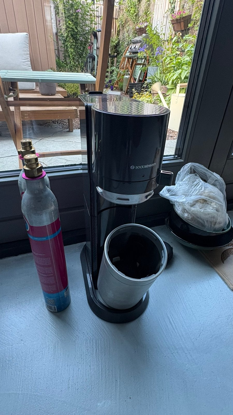 Sodastream met 2 cilinders en mini fles inzetstuk, Ophalen of Verzenden, Gebruikt