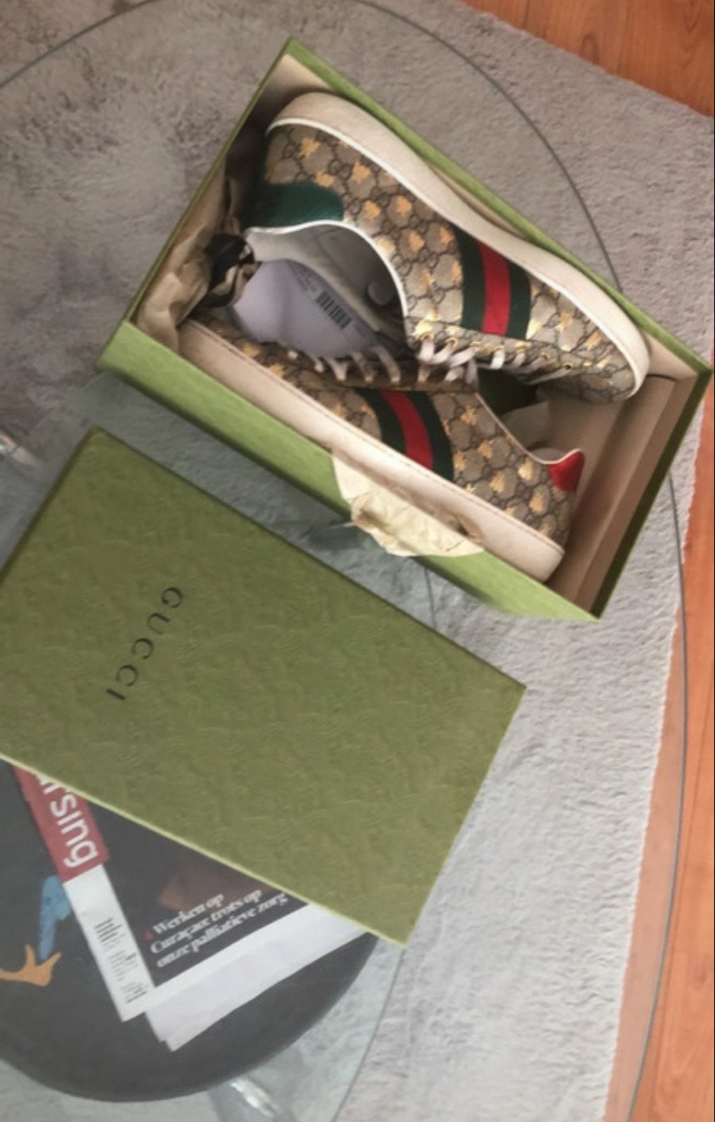 Gucci Ace Sneakers met Bijenprint en Webstreep, Ophalen, Gedragen, Bruin, Sneakers of Gympen