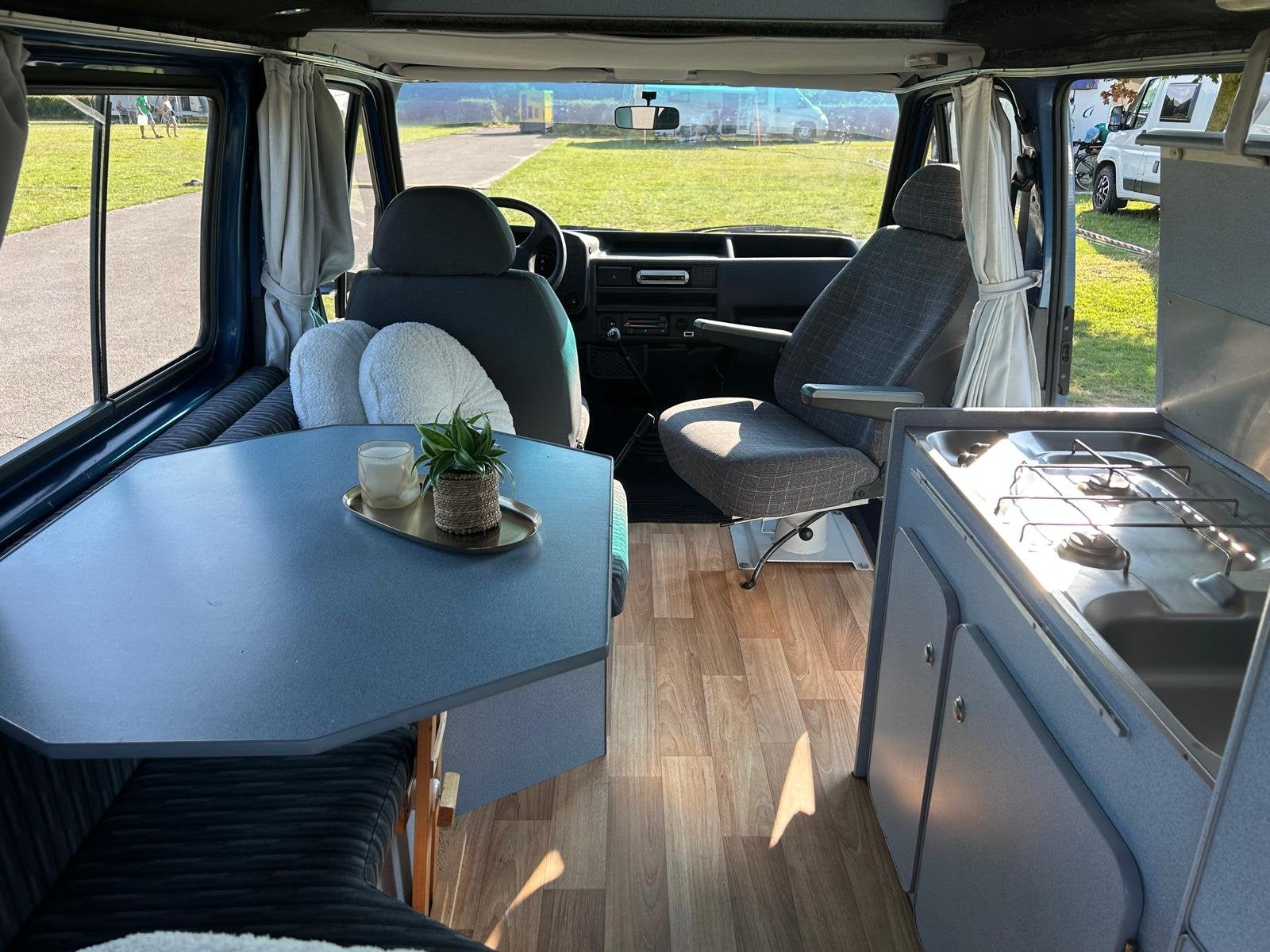 Foto 31 van Ford TRANSIT 80D ORINELE FABRIEKS BUSCAMPER 4 SLAAP PLAATSEN