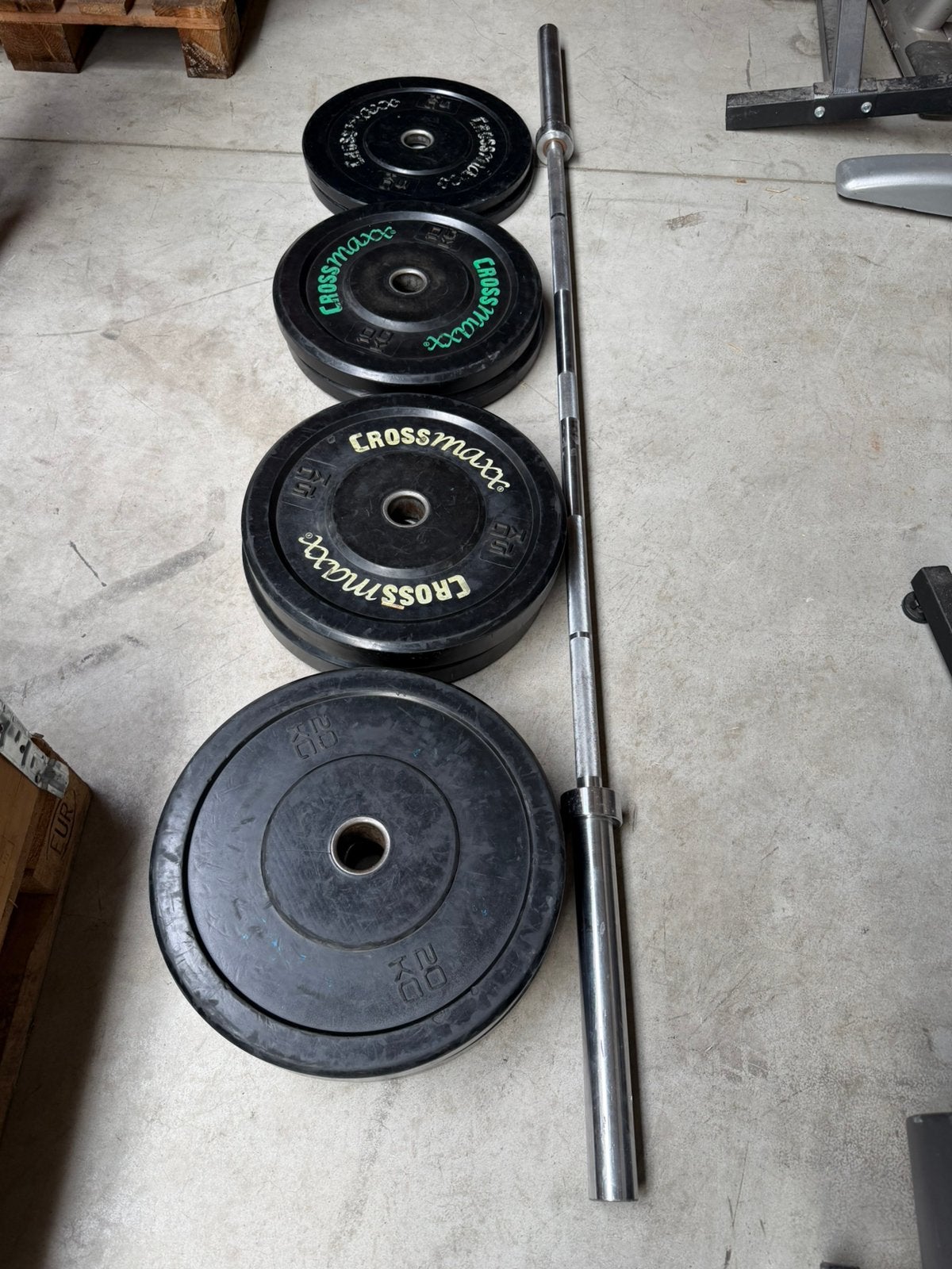 100kg Crossmaxx Bumperplates + Olympische Barbell 220cm, Sport en Fitness, Fitnessmaterialen, Ophalen, Zo goed als nieuw