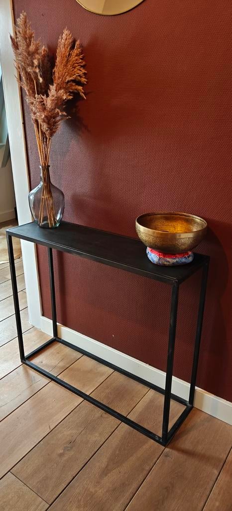 Minimalistische zwarte sidetable/haltafel, Huis en Inrichting, Tafels | Bijzettafels, Zo goed als nieuw, Rechthoekig, 60 cm of meer