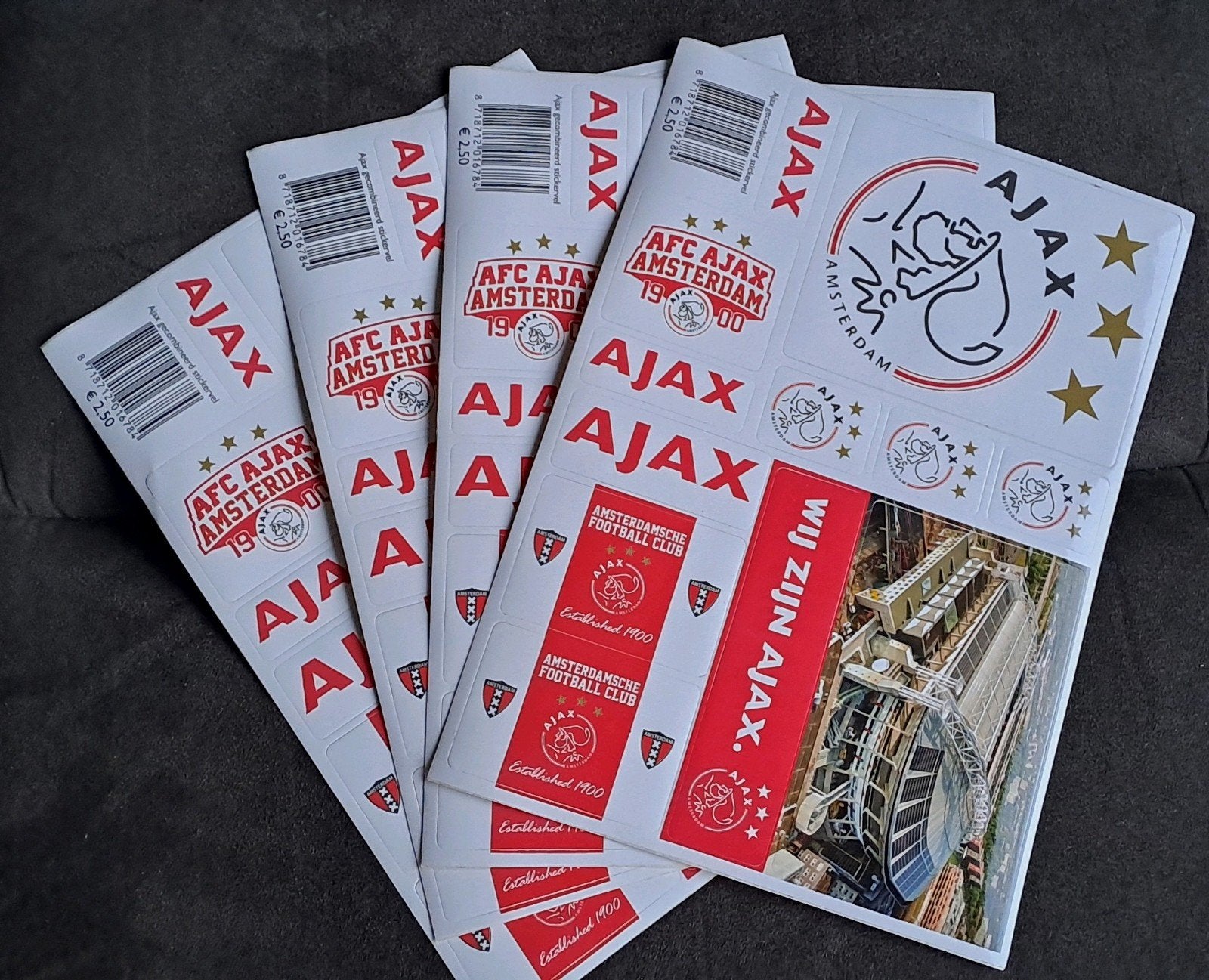 Ajax Stickervel x4 - Nieuw en Ongebruikt, Verzamelen, Ophalen of Verzenden, Nieuw, Sport