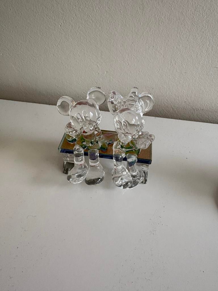 Disney Mickey & Minnie Mouse glazen beeldje, Ophalen of Verzenden, Mickey Mouse, Zo goed als nieuw, Beeldje of Figuurtje