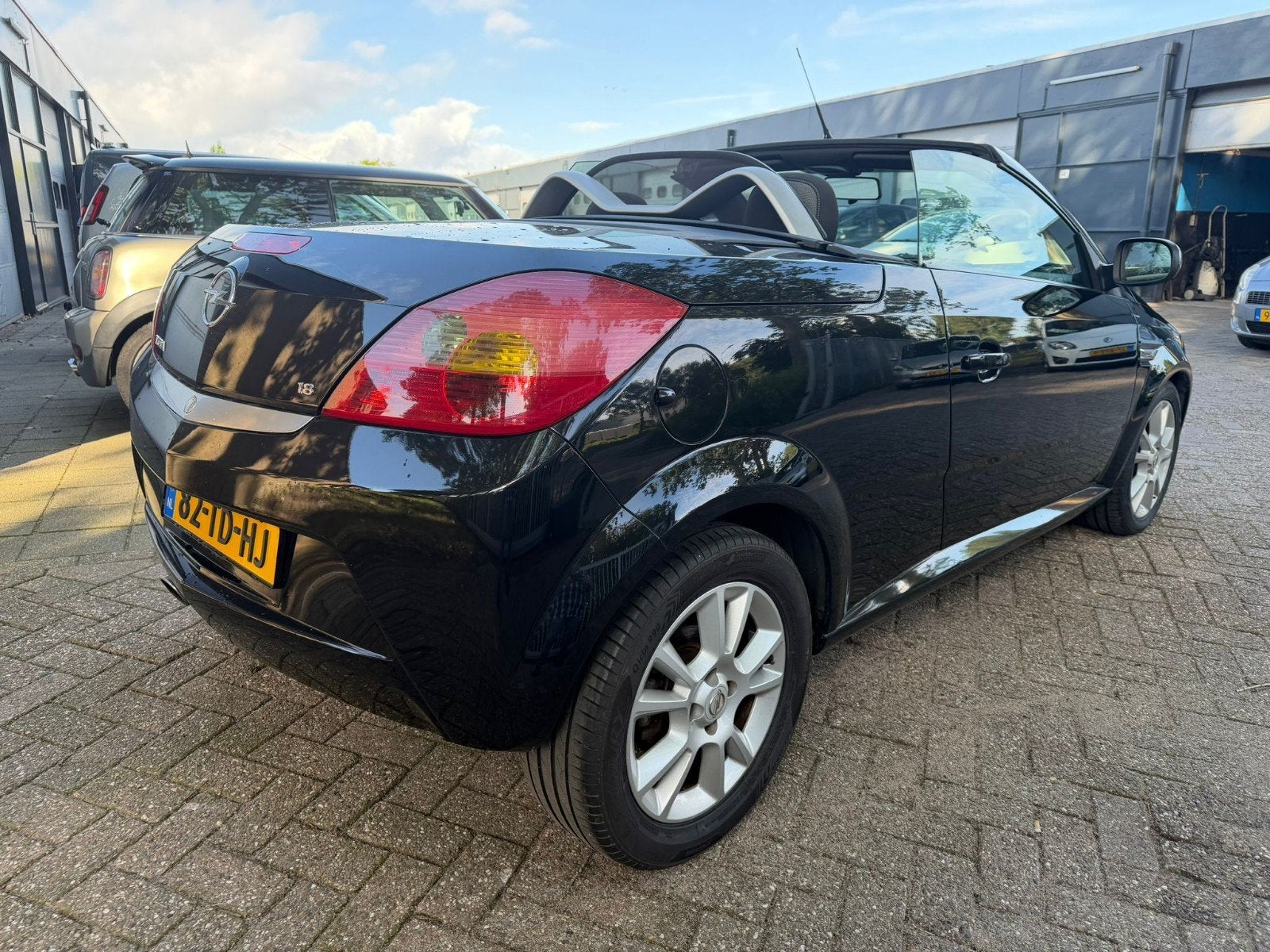 Opel Tigra 1.8 16V Twintop 2006 Zwart, 4 cilinders, 1796 cc, Zwart, Origineel Nederlands