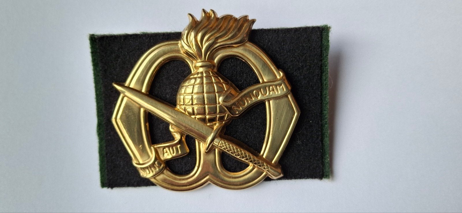 Baret embleem KCT, Ophalen of Verzenden, Landmacht, Nederland, Embleem of Badge