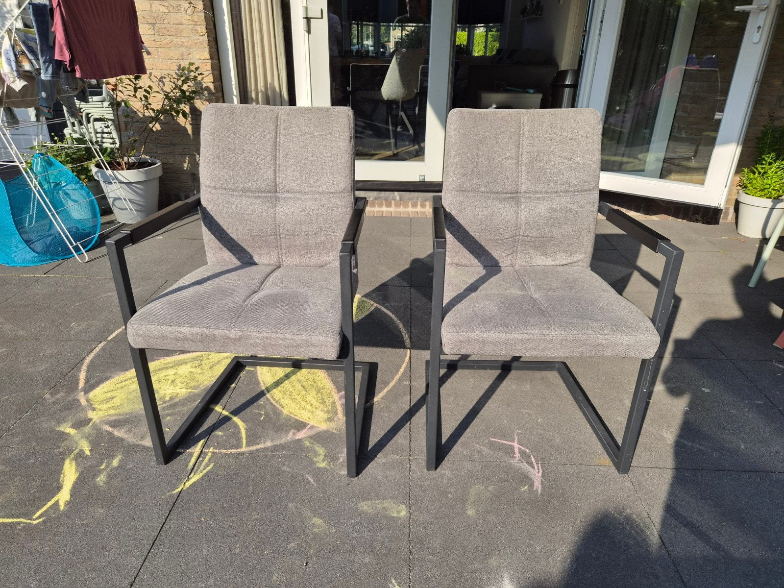 2 Van Bommel stoelen, grijs, gebruikt maar goede staat, Huis en Inrichting, Ophalen, Gebruikt, Twee, Modern
