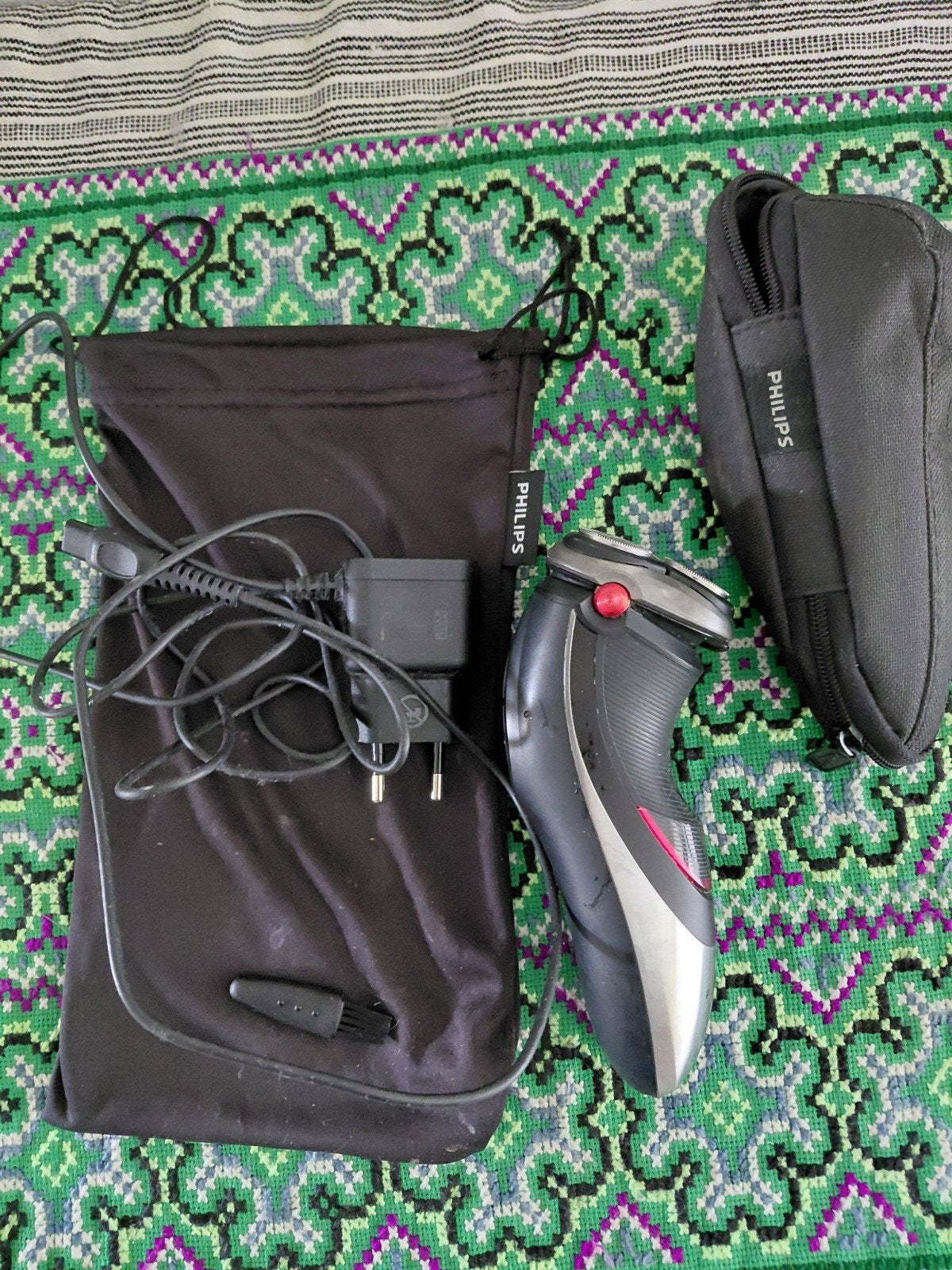Philips scheerapparaat met reisetui en oplader, Ophalen of Verzenden, Gebruikt, Scheren en Epileren