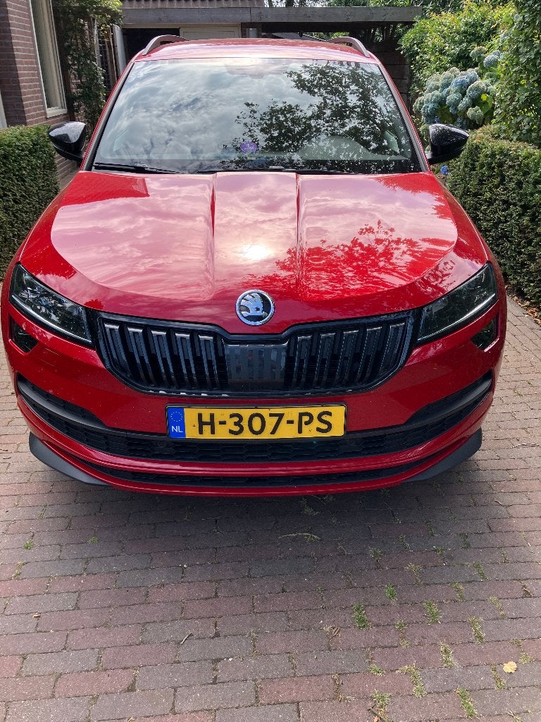 Skoda Karoq 1.5 TSI ACT Sportline Business, Stof, 1498 cc, Zwart, 4 cilinders