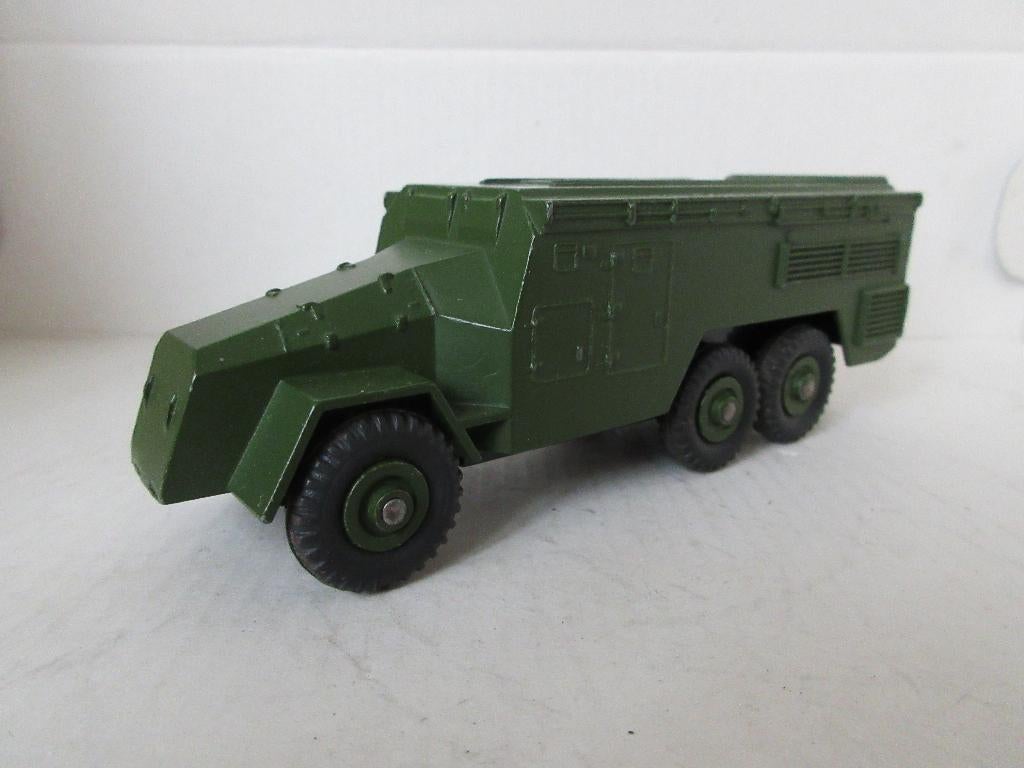 Dinky Toys Armoured Command Vehicle nr. 677, Hobby en Vrije tijd, Ophalen of Verzenden, Gebruikt, Overige typen, Dinky Toys