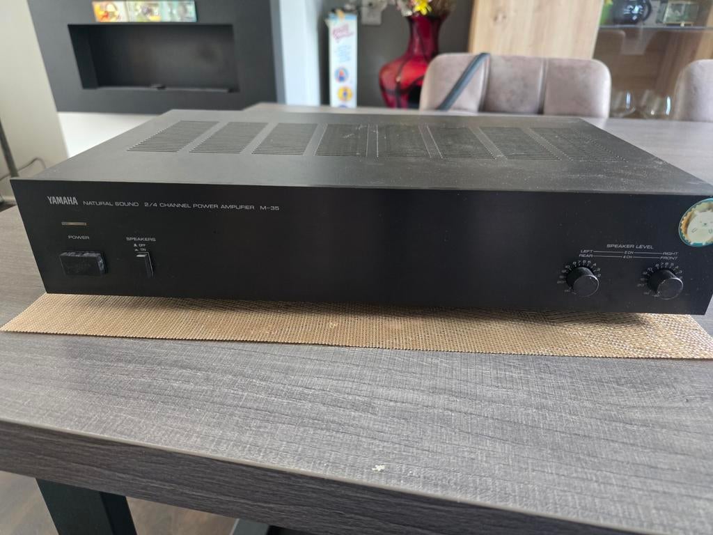 Yamaha M-35 Natural Sound 2/4 Kanaals Eindversterker, Gebruikt, Yamaha, Ophalen of Verzenden, 60 tot 120 watt