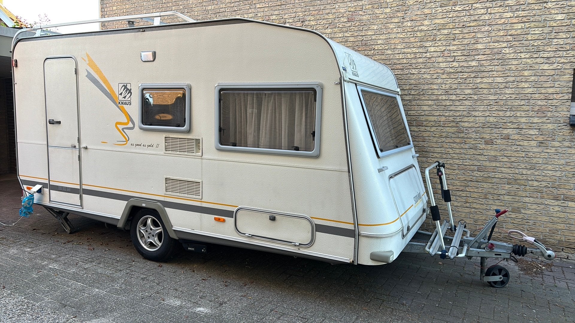 Knaus Sudwind 420 “As good as Gold 2 incl mover., Mover, Vast bed, Rondzit, 750 - 1000 kg